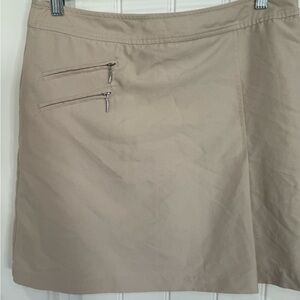 Izod Golf Beige Women's golf skort with Zipper Details